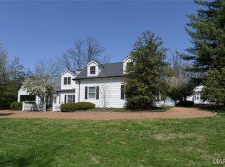 9043 Ladue Rd, Saint Louis, MO 63124