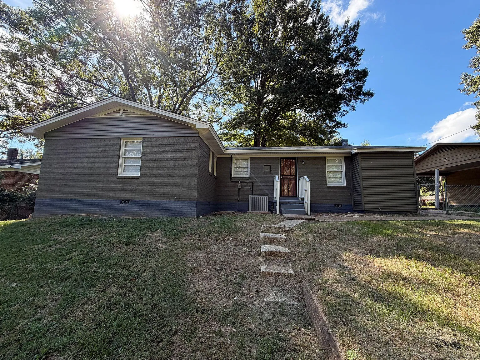 1988 Lauretta Ave — Photo 2