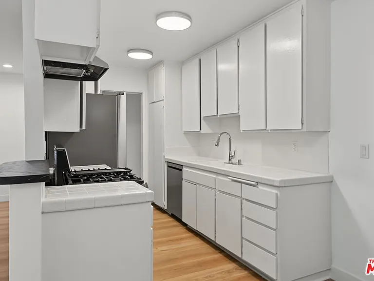 16169 W Sunset Blvd #203 — Photo 8