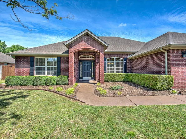 2210 SW Juniper Ave, Bentonville, AR 72713