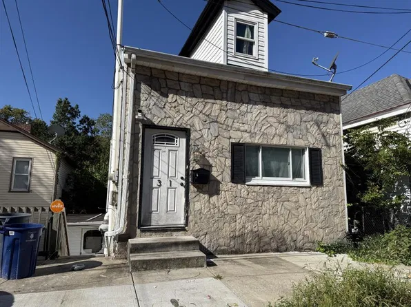 3141 Sorento St, Pittsburgh, PA 15212