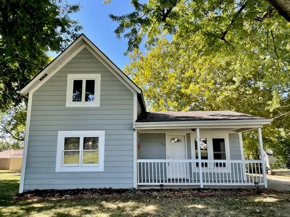 506 N Broadway St, Louisburg, KS 66053