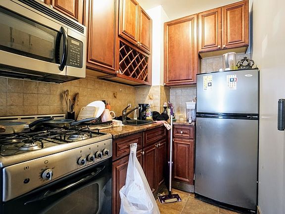 3rd image of 83 Waverly Ave