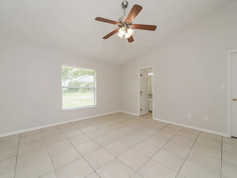 918 Palm Forest Ln — Photo 10