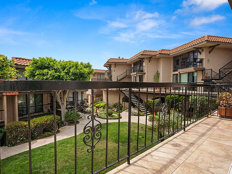 190 Del Mar Shores Ter #64 — Photo 8