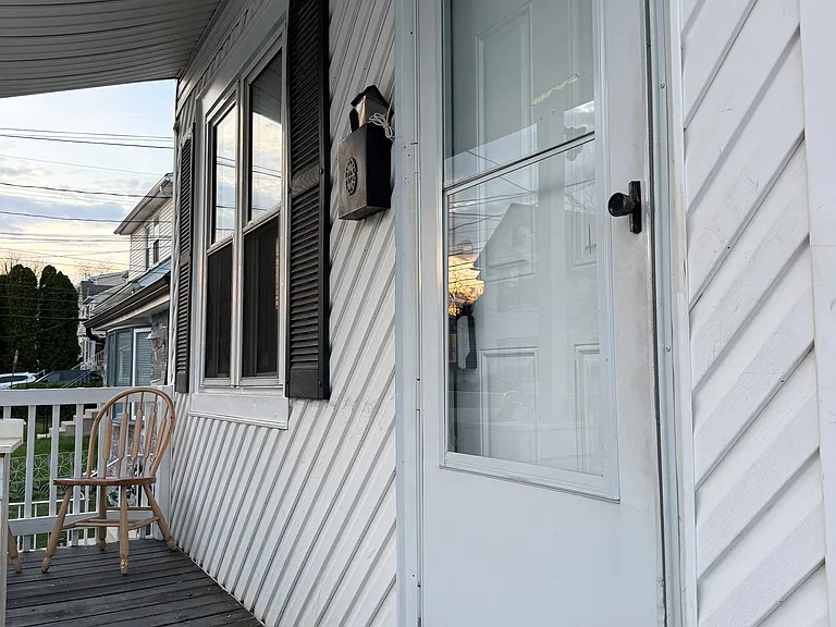 35 Harding Ave — Photo 8