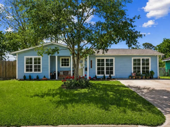 5874 Beldart St, Houston, TX 77033