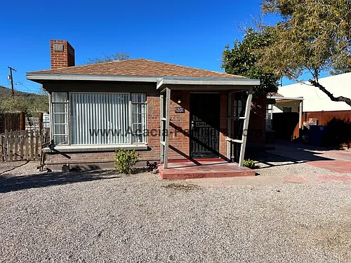 239 N Grande Ave Photo 1