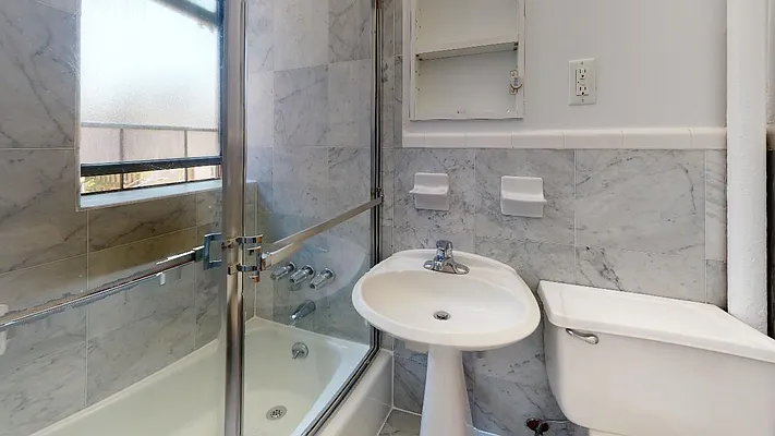 Rented by Bond New York | media 8