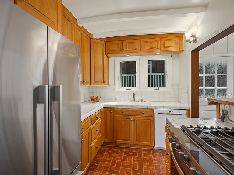 122 Opal Ave #1/2 — Photo 13
