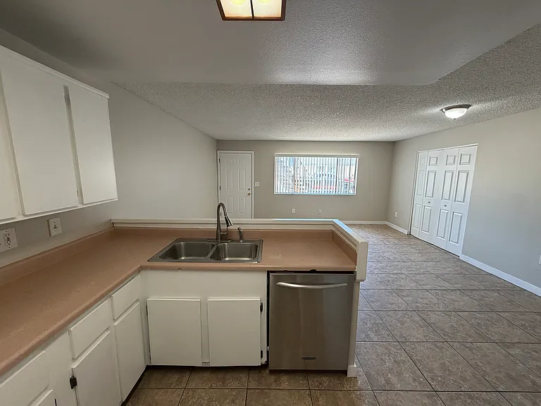 3302 W Northern Ave #2 — Photo 7
