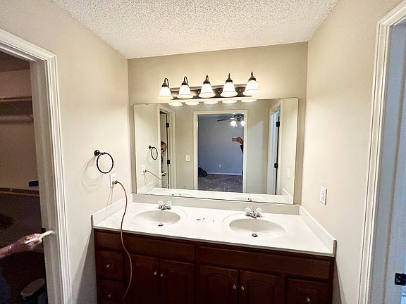 3rd image of 10626 Clubhouse Dr #1