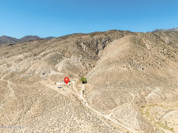 1 Cory Canyon Rd S, Hawthorne, NV 89415