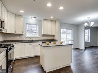 6151 Phelps Ln, Hanover, MD 21076