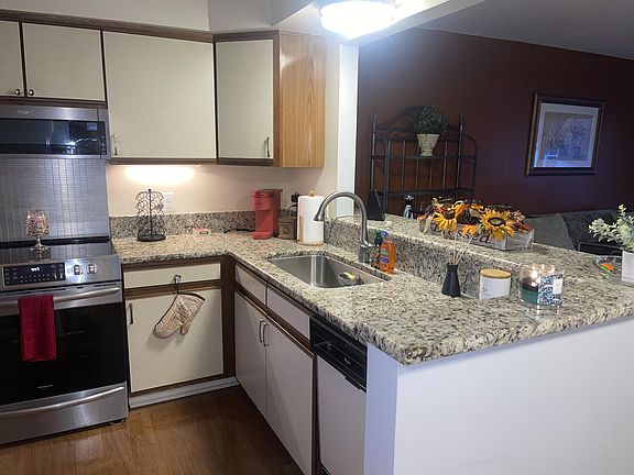 4th image of 42458 Plymouth Hollow Dr