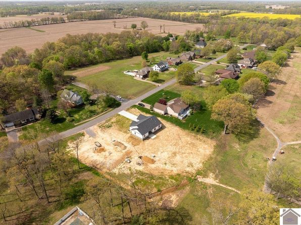 102 Ironwood Dr, Murray, KY 42071