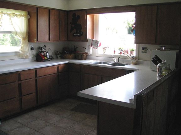 5th image of 7024 E T Ave