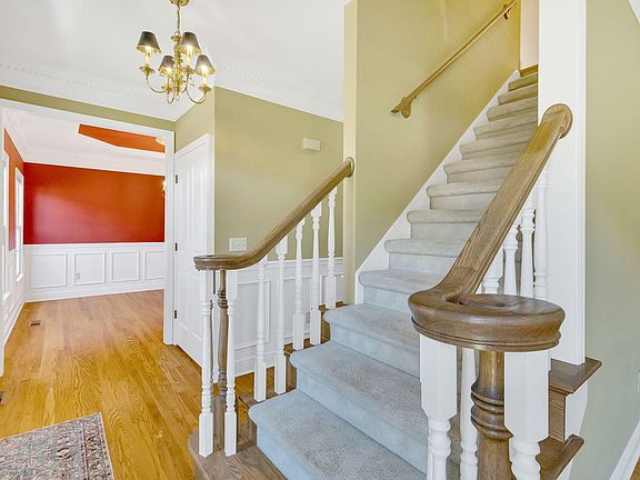 4th image of 2804 Berkshire Ln