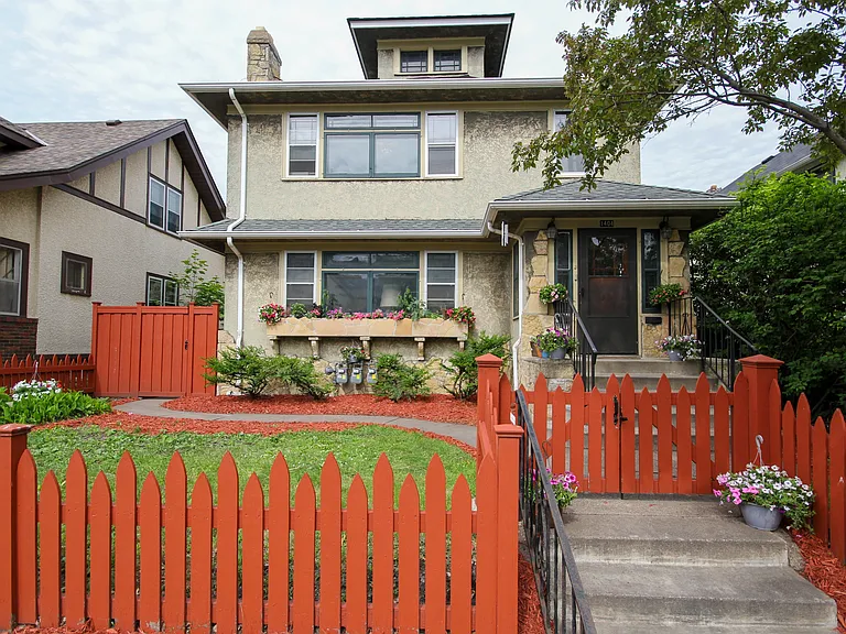 1404 University Ave NE #1 — Photo 1