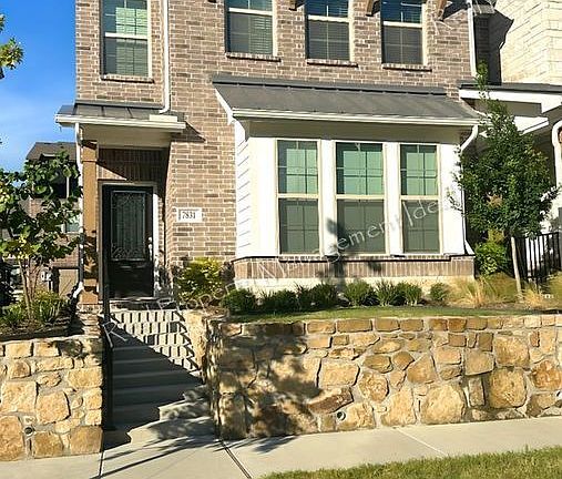 4th image of 7831 Manilla Dr
