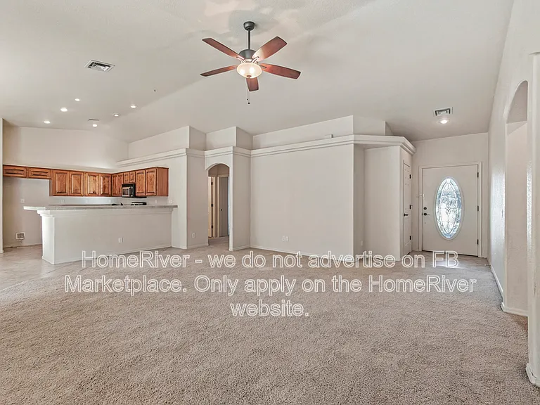 4042 Columbia Dr — Photo 4
