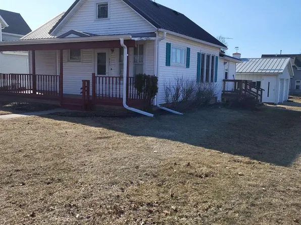 885 12th St, Fennimore, WI 53809