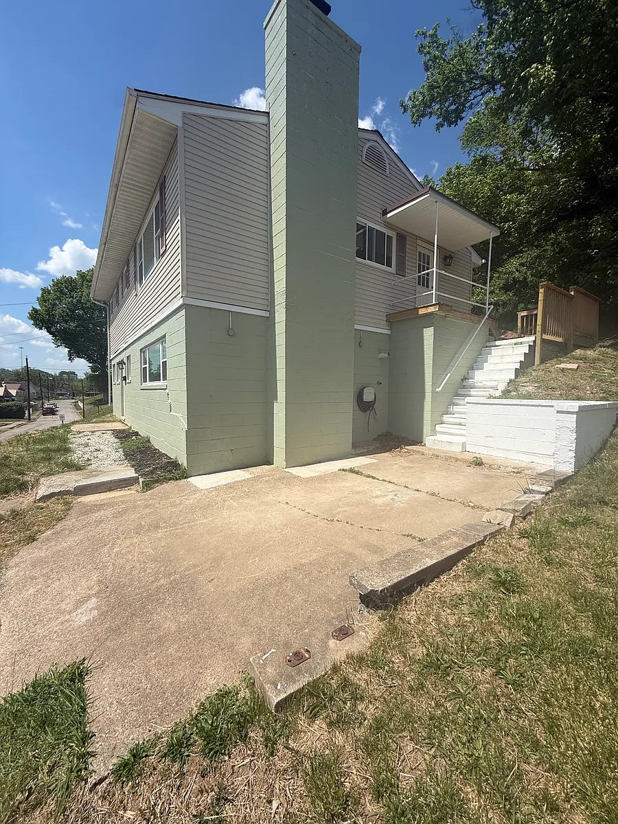 Building Photo - 914 Park Dr