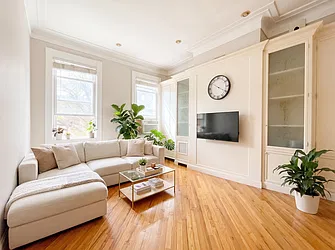 579 Seneca Avenue, #2L