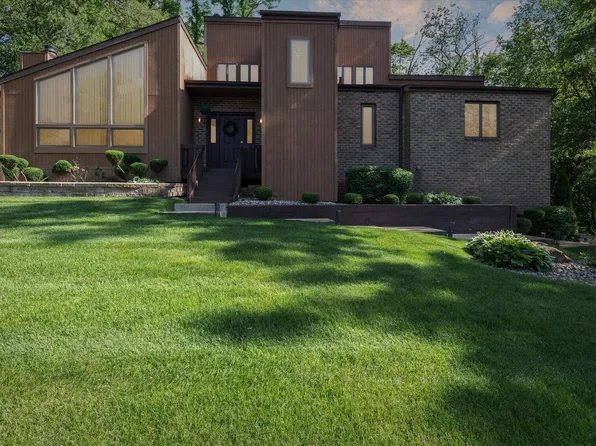 17898 Sundrop Ct, Granger, IN 46530