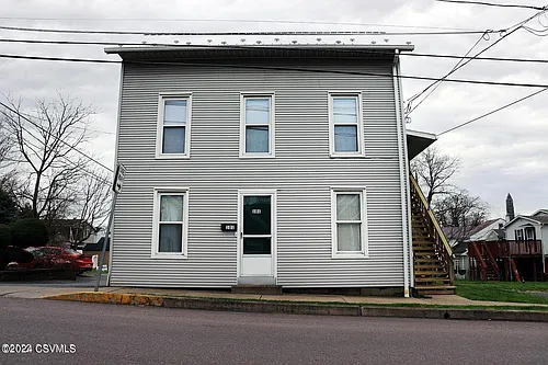 328 Center St #101 Photo 1