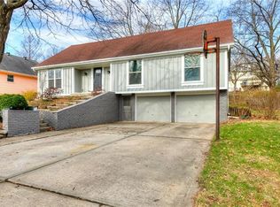 6712 N Garfield Ave, Gladstone, MO 64118