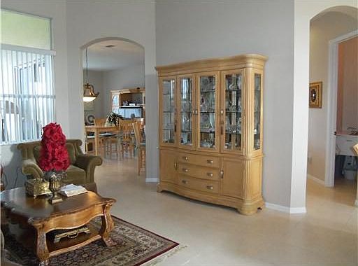 5th image of 315 SW Lake Forest Way