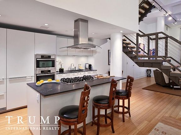 4th image of 415 Greenwich St #Townhouse C