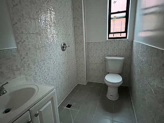 5th image of 405 Rockaway Pkwy #B6