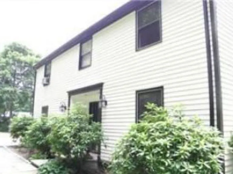 55 Catalpa Rd — Photo 2