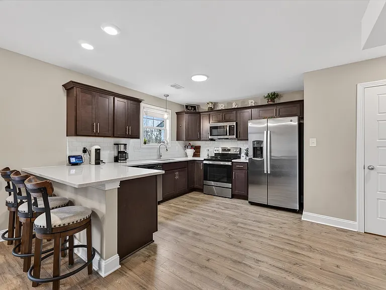 2361 Bridgeport Way — Photo 15