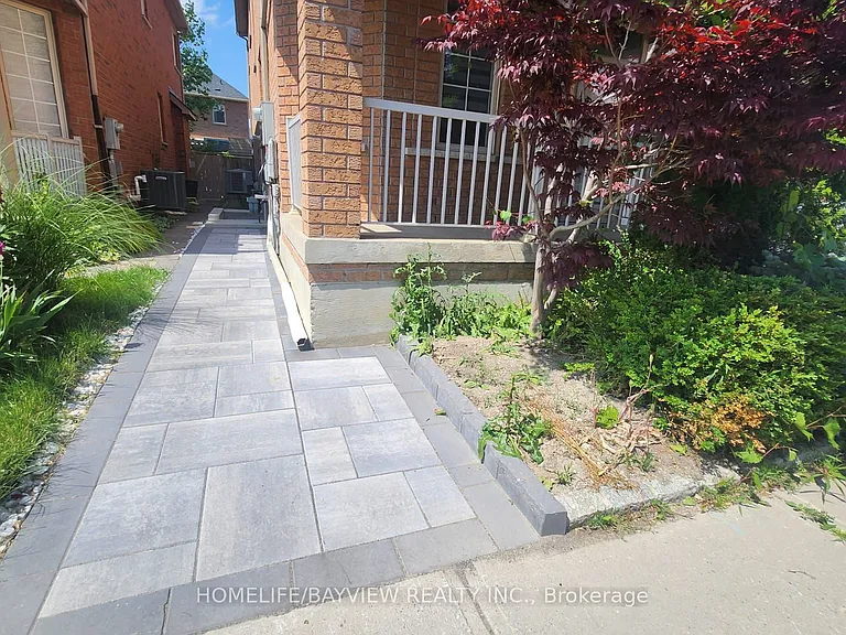 51 Waldron Cres — Photo 3