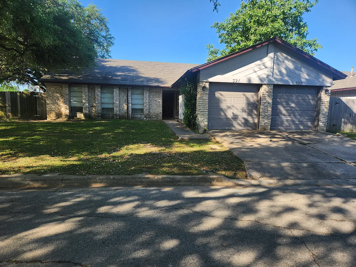 Duplex exterior - River Oaks Apartments