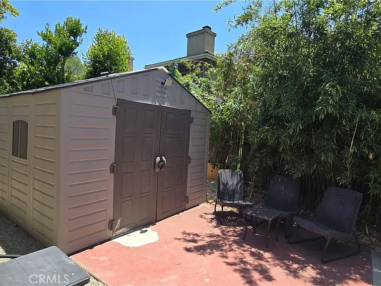 1018 La Presa Dr — Photo 23