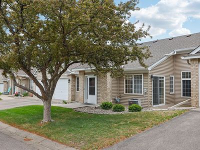 557 Mission Hills Dr, Chanhassen, MN, 55317
