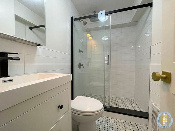 4th image of 371 Mac Donough St #3A