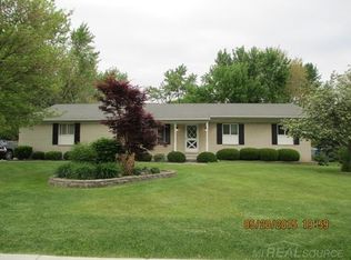 238 Carter Dr, Troy, MI 48098