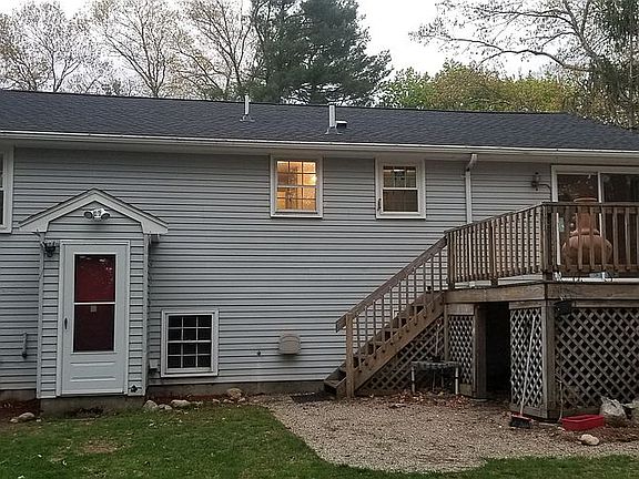 3rd image of 6 Casa Dr