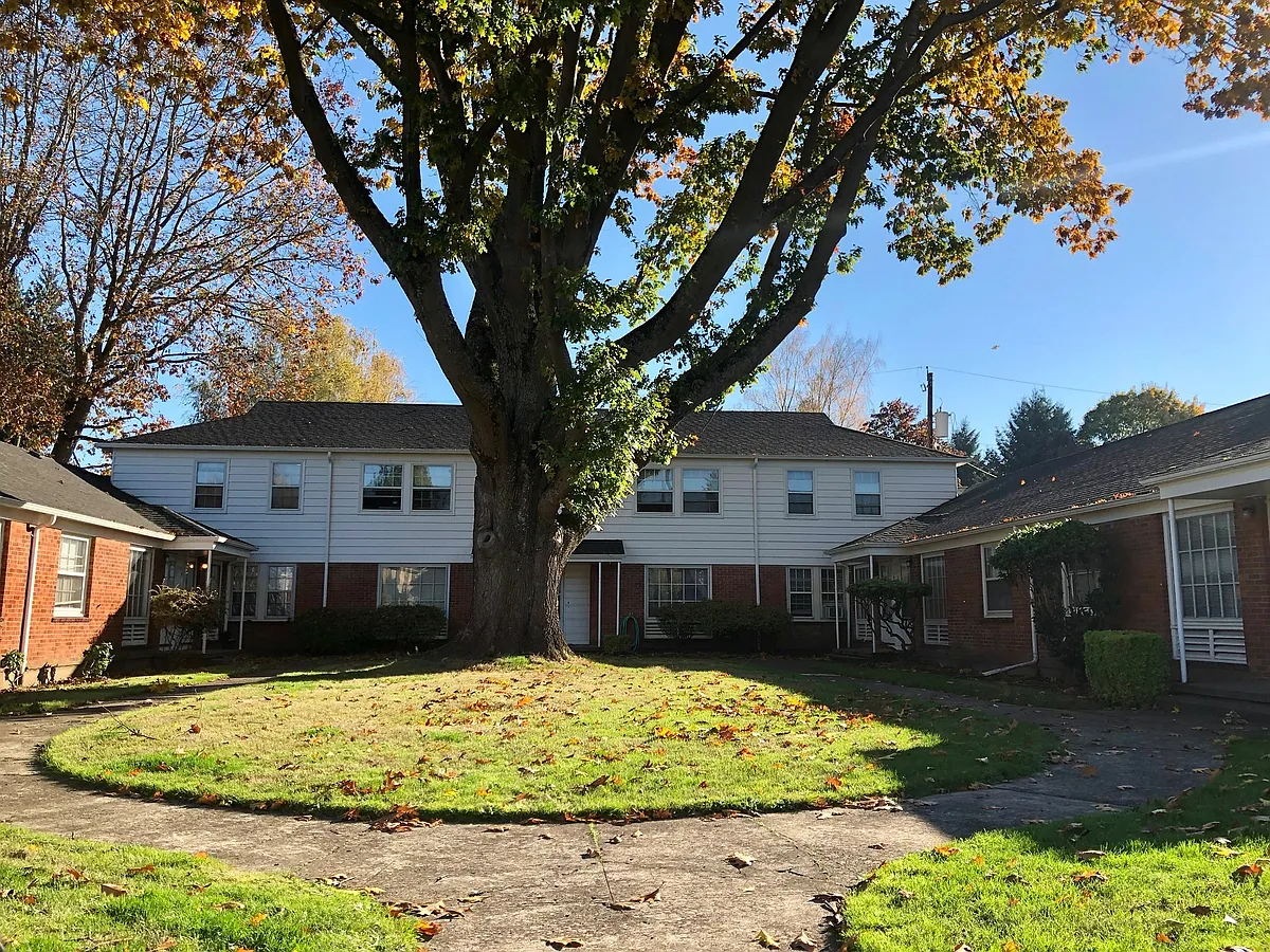 Building Photo - Britney Forest Apartments