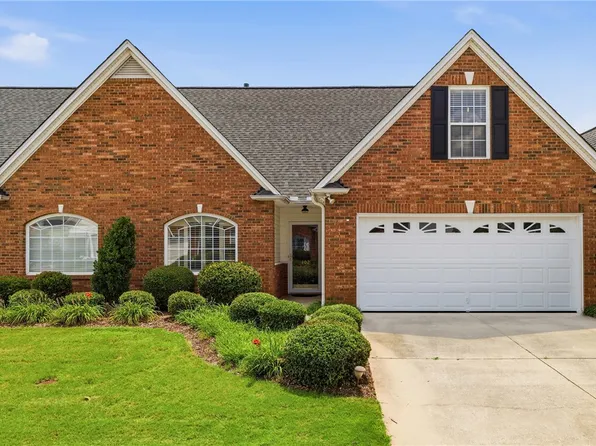 102 High Crest Ct, Simpsonville, SC 29681