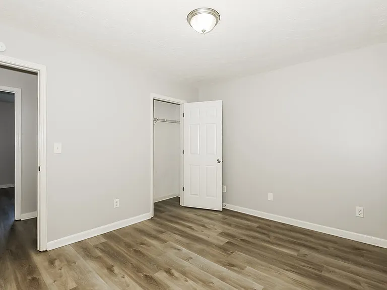 135 Greenland Dr — Photo 14