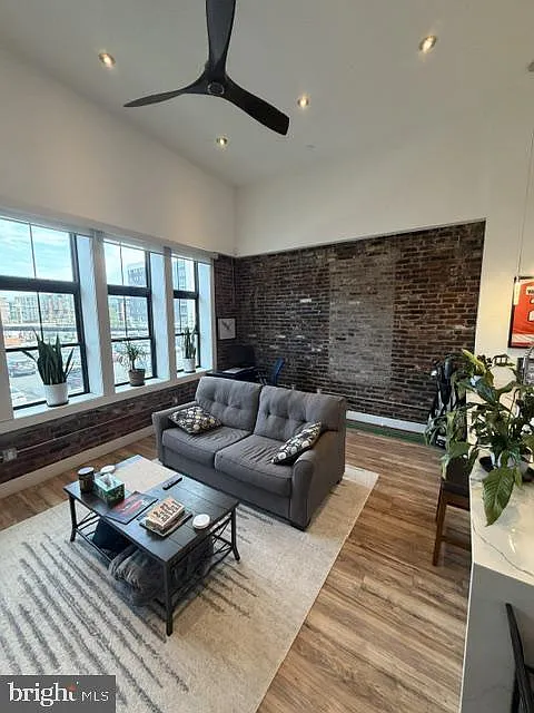 1 bed, 1.0 bath, 980 sqft, $1,850 — Photo 2