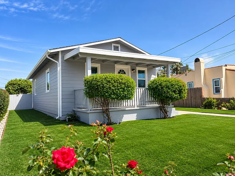 156 S Santa Rosa St — Photo 1