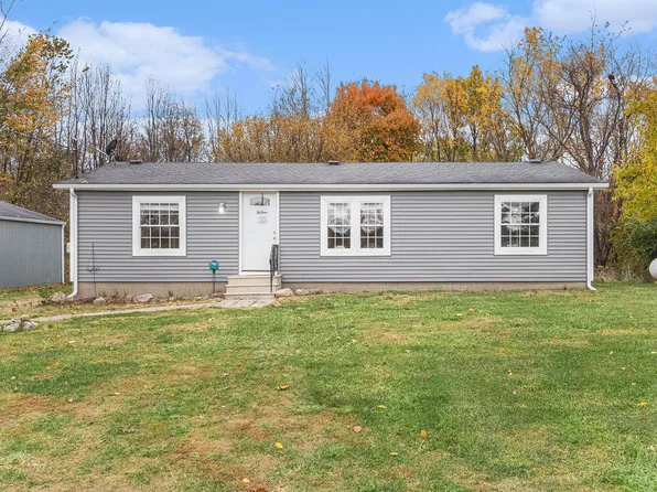 67672 68th Ave, Watervliet, MI 49098