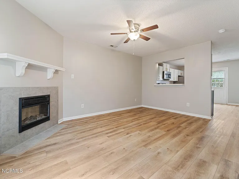 1072 W Pueblo Dr — Photo 2